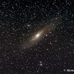 Galaxie d'Adromède -M31 EOS 50D, Obj 200mm, f4, ISO 800 Empilement de 70 x 60 s soit 1h10 de pause cumulée